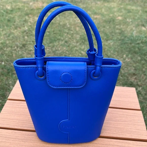 Blue Minimalist Bucket Tote NWOT - Picture 3 of 11
